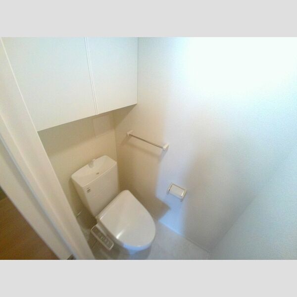 トイレ (温水洗浄暖房便座付きトイレ)