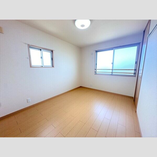 その他 (北側洋室)