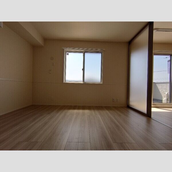 その他 (南側洋室)