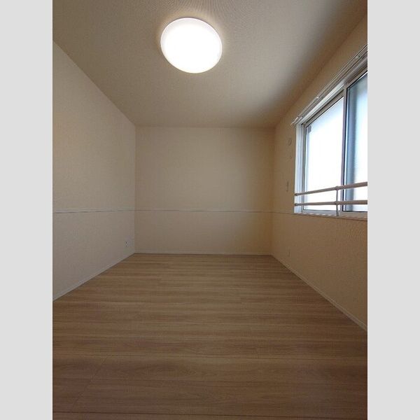 その他 (北側洋室)