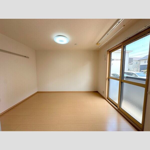 その他 (南側洋室)