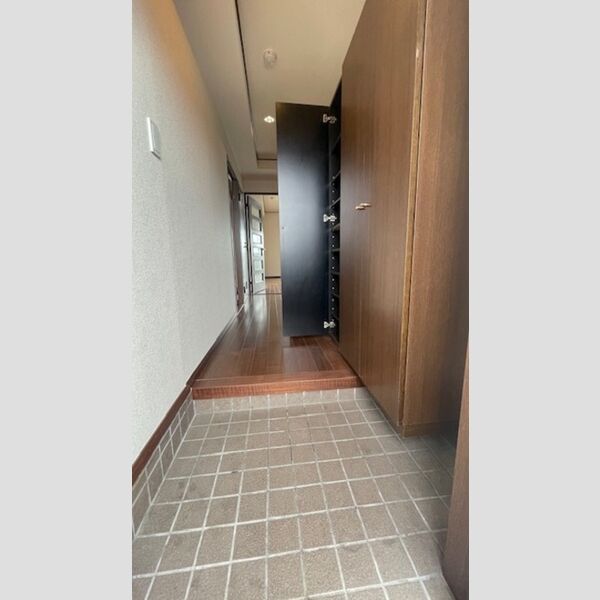 玄関 (玄関)