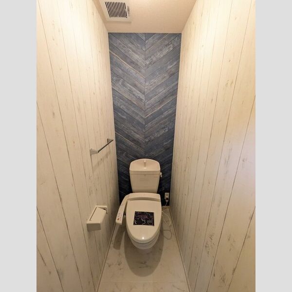 トイレ (トイレ)