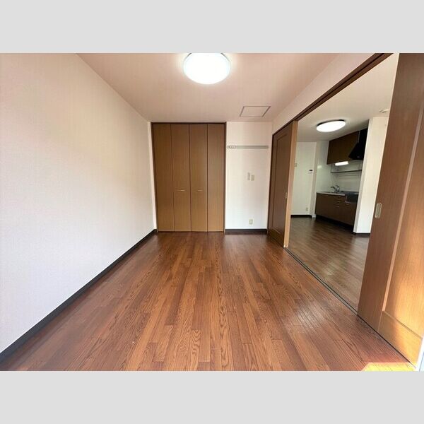 その他 (南側洋室)