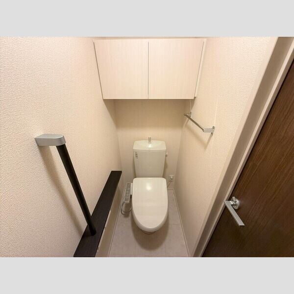 トイレ (温水洗浄暖房便座)