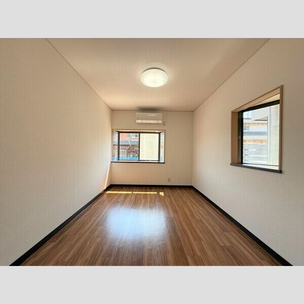 その他 (西側洋室)