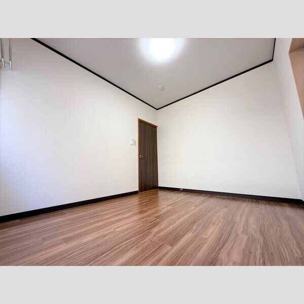 その他 (北側洋室)