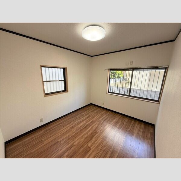 その他 (北側洋室)