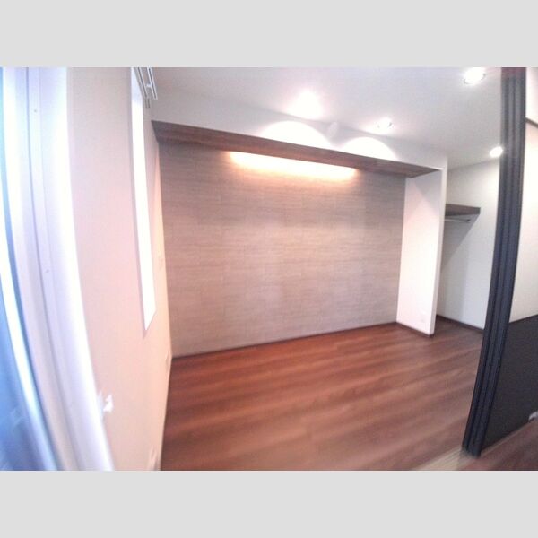 その他 (南側洋室)