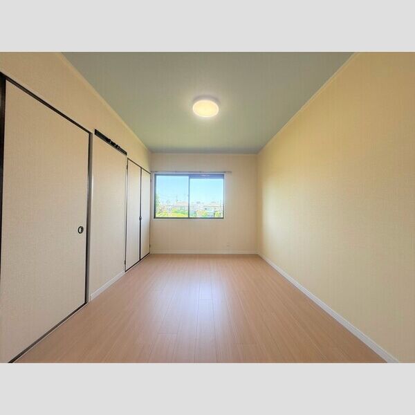 その他 (西側洋室)