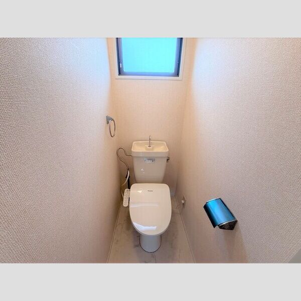 トイレ (温水洗浄暖房便座)