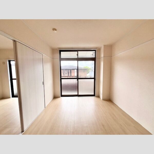 その他 (西側洋室)