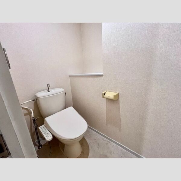 トイレ (温水洗浄暖房便座)