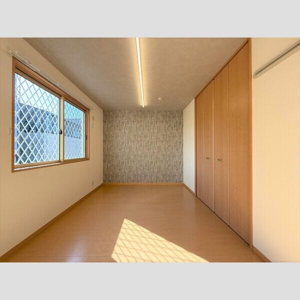 その他 (南側洋室)