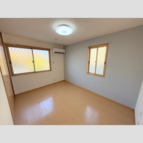 その他 (北側洋室)