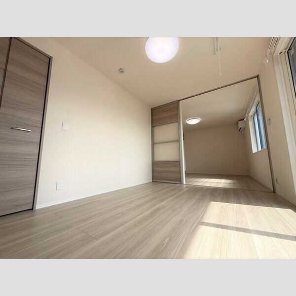 その他 (西側洋室)