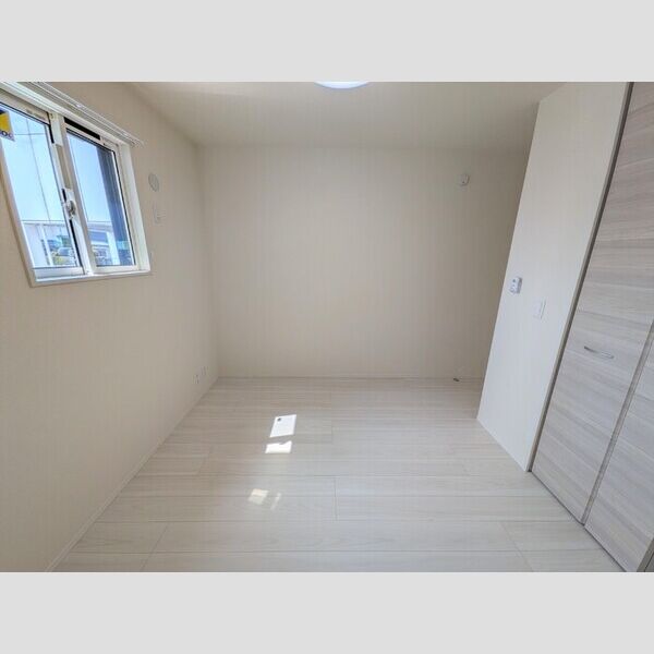 その他 (東側洋室)