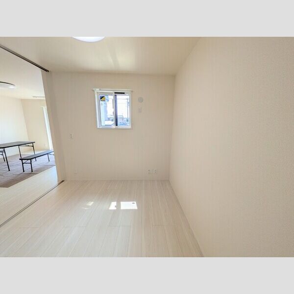 その他 (東側洋室)