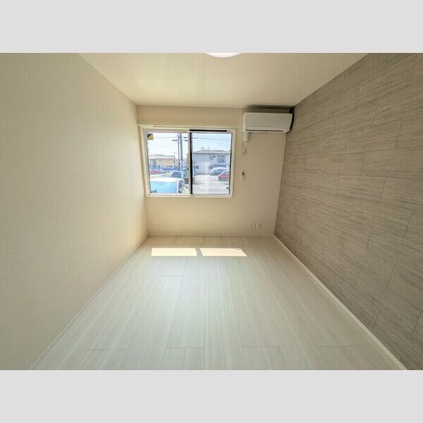 その他 (西側洋室)