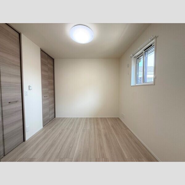 その他 (北側洋室)