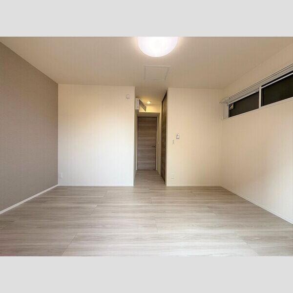 その他 (南側洋室)