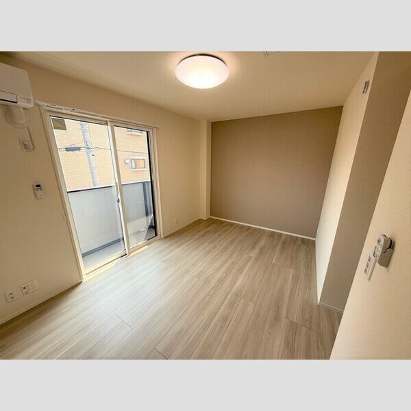 その他 (南側洋室)