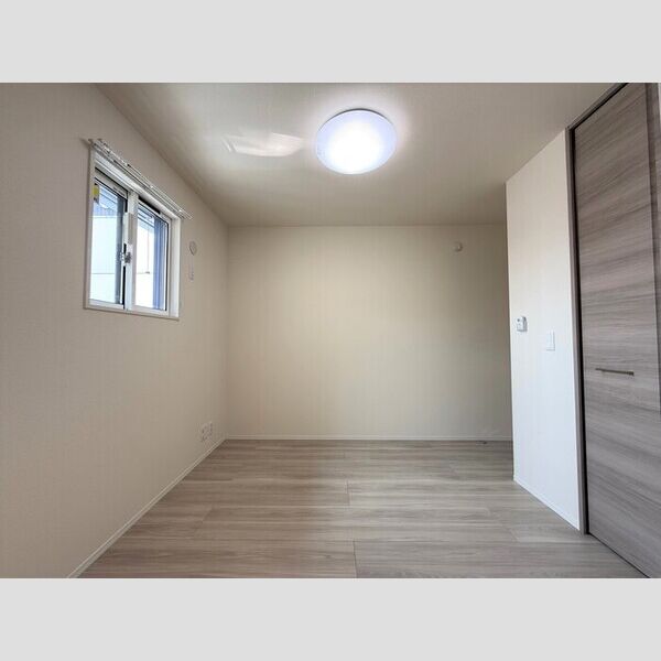 その他 (北側洋室)