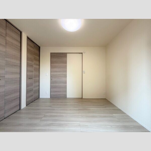 その他 (南側洋室)