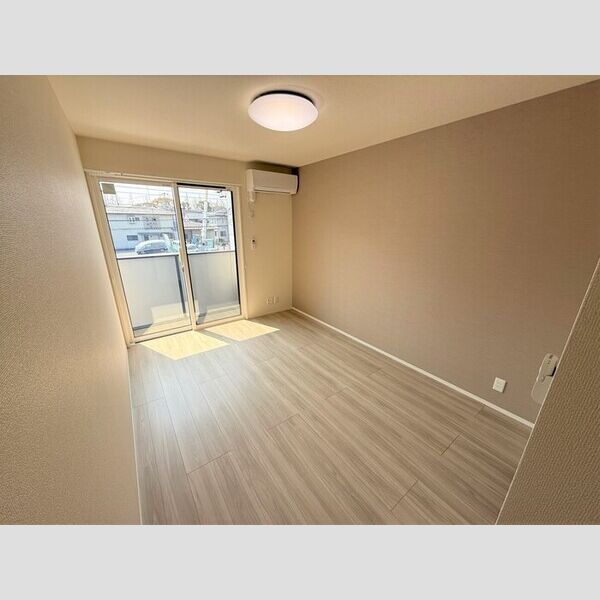 その他 (西側洋室)