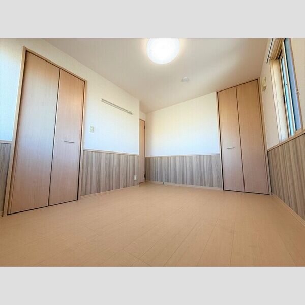 その他 (北側洋室)