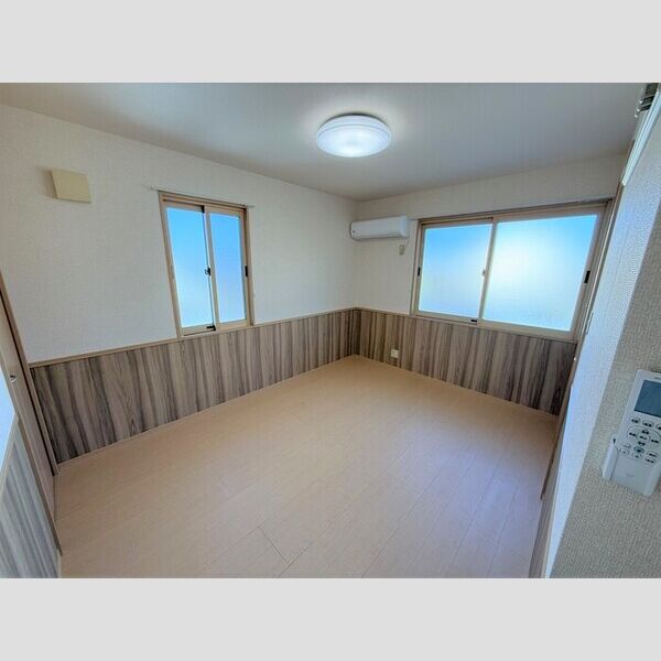 その他 (北側洋室)