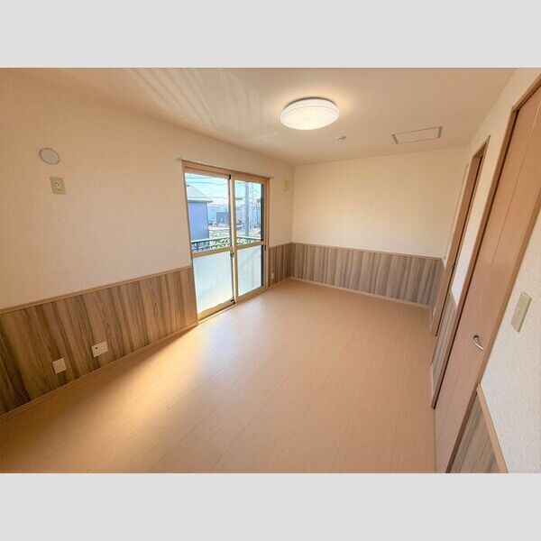 その他 (南側洋室)