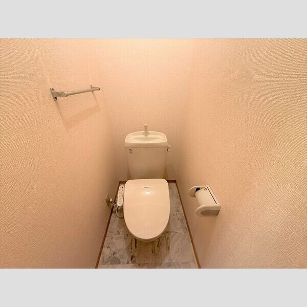 トイレ (温水洗浄暖房便座)