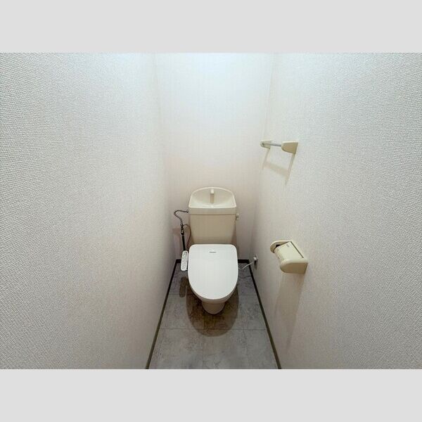 トイレ (温水洗浄暖房便座)