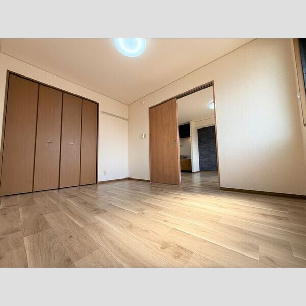 その他 (南側洋室)