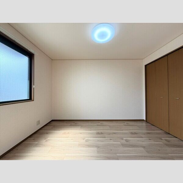 その他 (南側洋室)