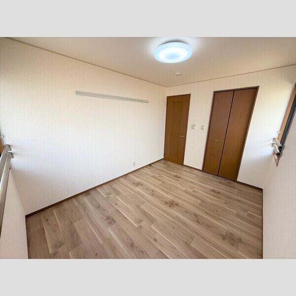 その他 (北側洋室)