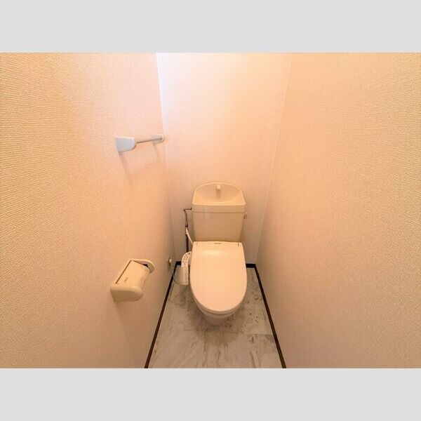 トイレ (温水洗浄暖房便座)