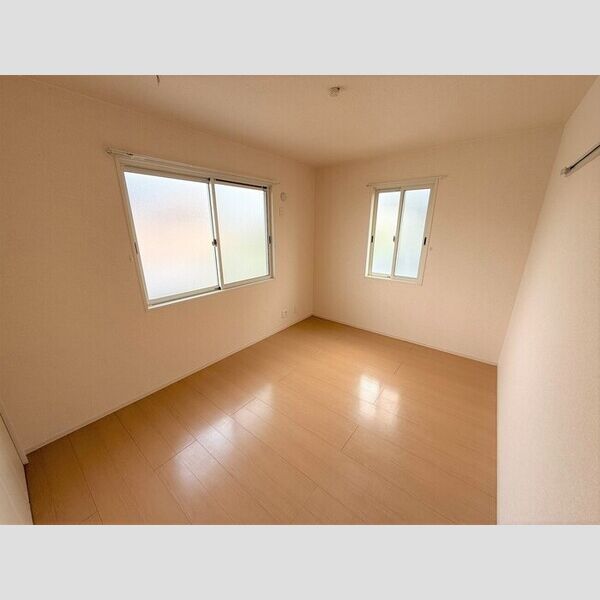 その他 (北側洋室)