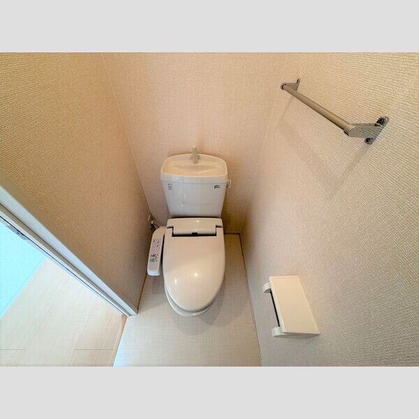 トイレ (温水洗浄暖房便座)