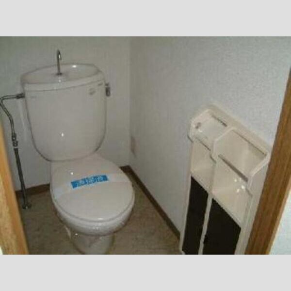 トイレ (トイレ)