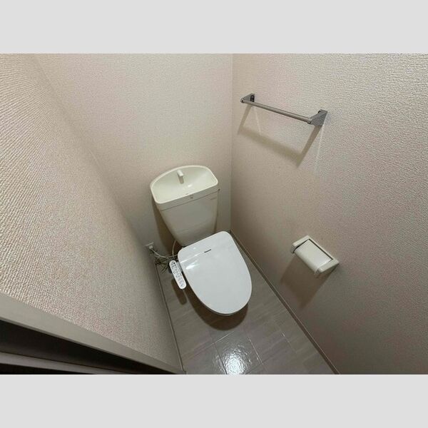 トイレ (トイレ)