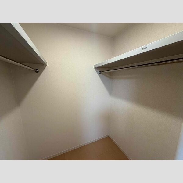 収納 (ウォークインクローゼット)