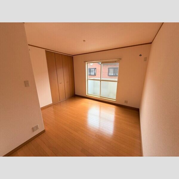 その他 (南側洋室)