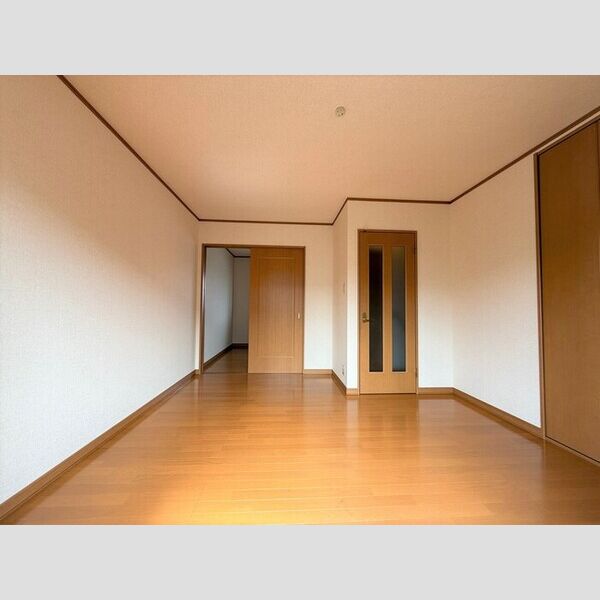 その他 (南側洋室)