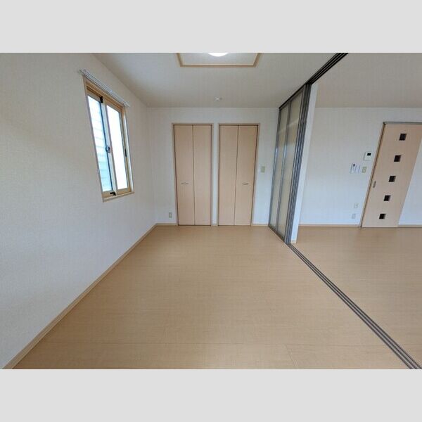 その他 (南側洋室)