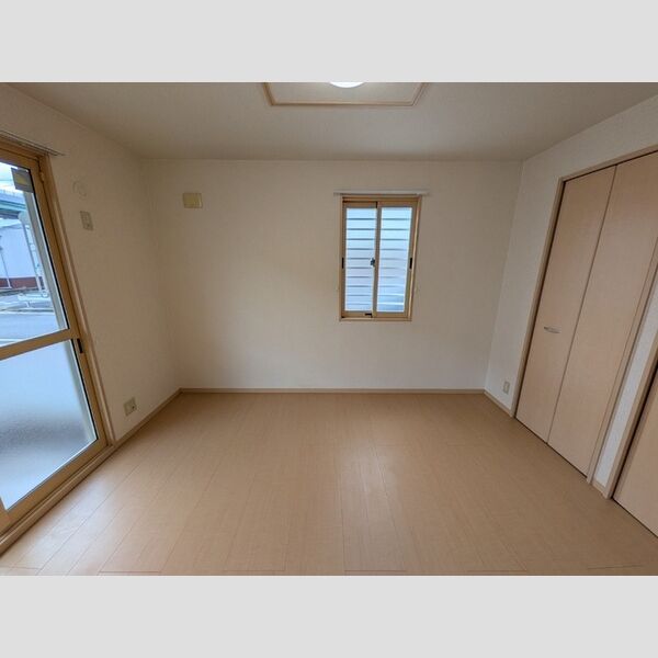 その他 (南側洋室)