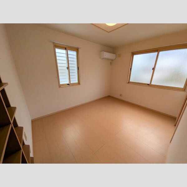 その他 (北側洋室)