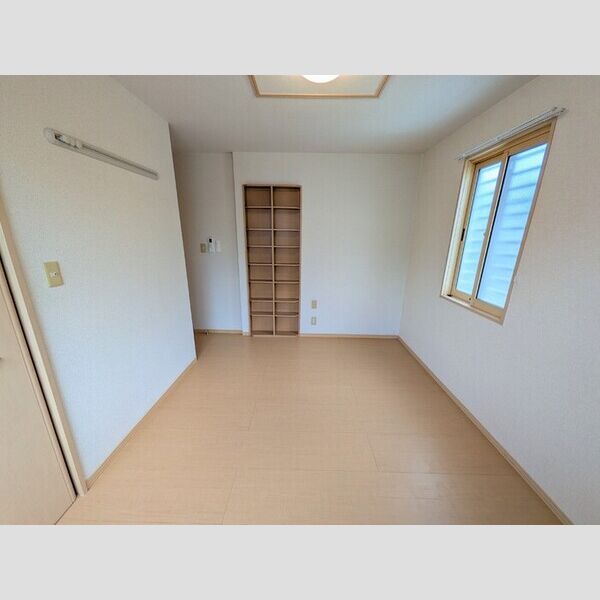 その他 (北側洋室)