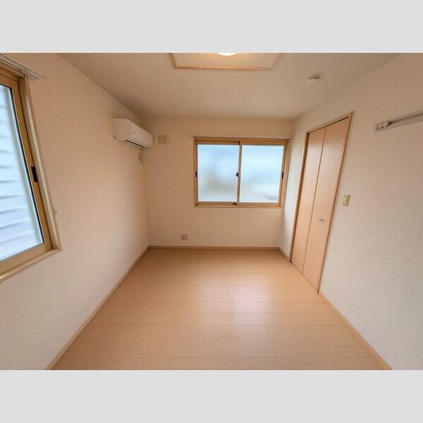 その他 (北側洋室)